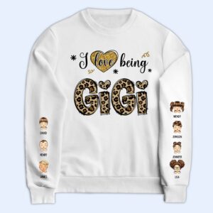 Dynamic Hue Sweatshirt I Love Being Grandma - Gift For Grandma - Personalized Unisex Sweatshirt With Design On Sleeve Set of 4