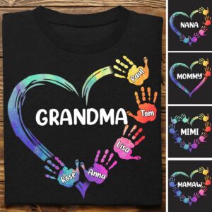 Lively Design T-shirt Grandma - Color Grandma Mom Heart, Hands Print V2  - Personalized T-shirt